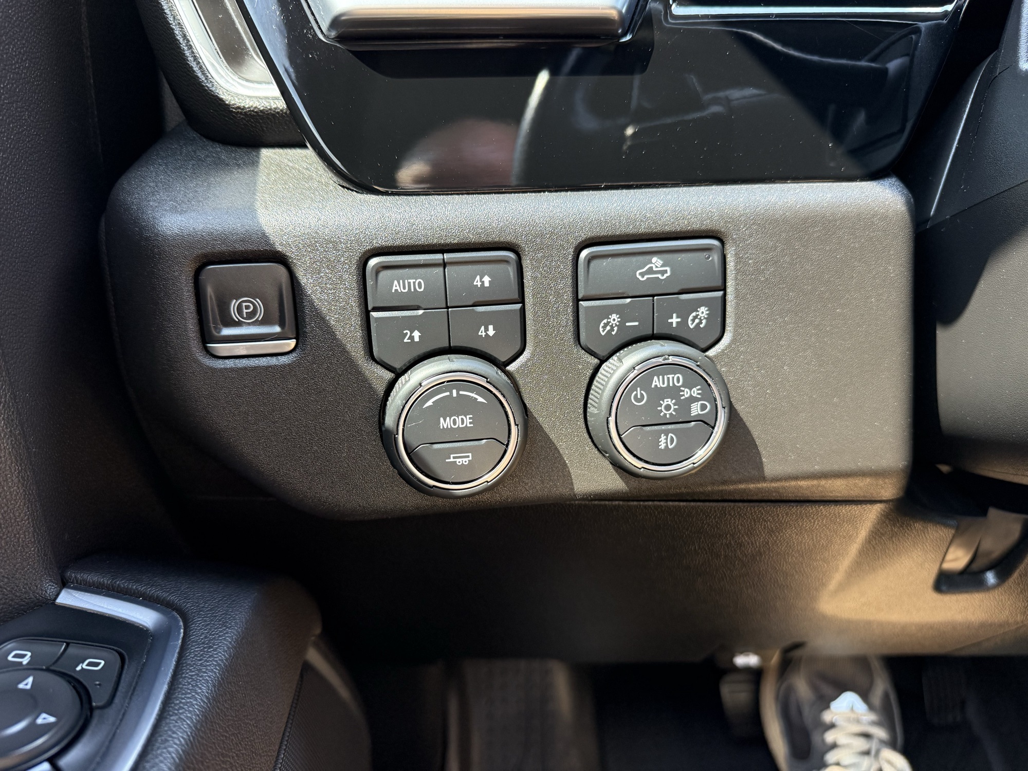 2023 Chevrolet Silverado 1500 RST photo 19