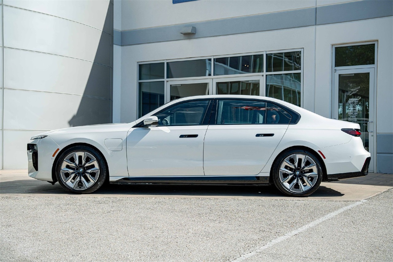 Used Car 2024 Bmw 7 Series  750e Xdrive For Sale Under $80,000 In Austin, Texas