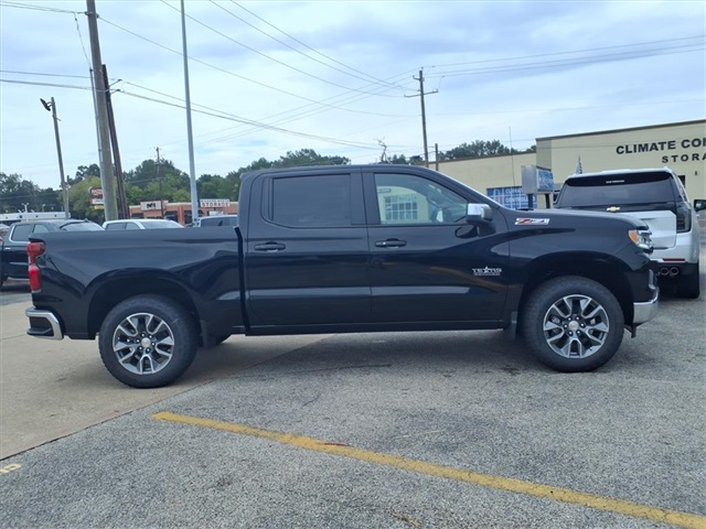 2026 Chevrolet Silverado 1500 LT photo 2