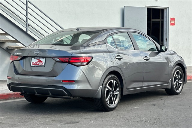 2025 Nissan Sentra SV photo 3