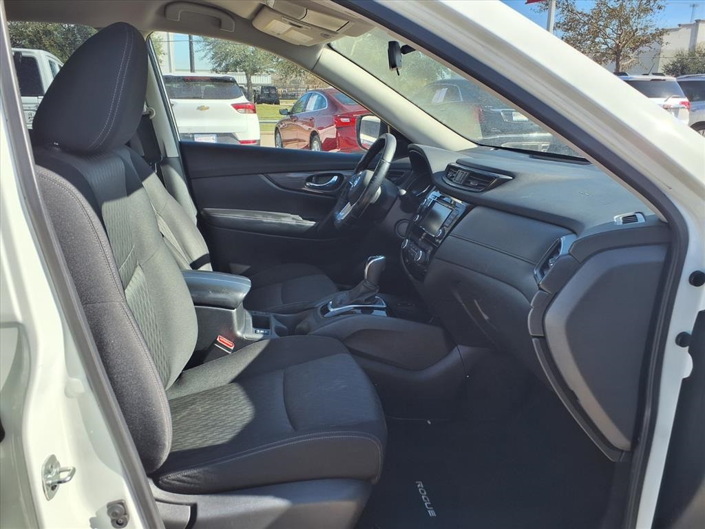 2020 Nissan Rogue SV White at Martin Chrysler Dodge Jeep Ram