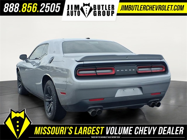 Used 2018 Dodge Challenger SXT with VIN 2C3CDZAG3JH123763 for sale in Fenton, MO
