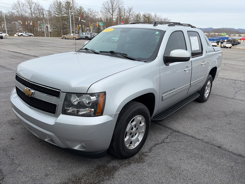 2013 Chevrolet Avalanche LS Black Diamond Edition RWD