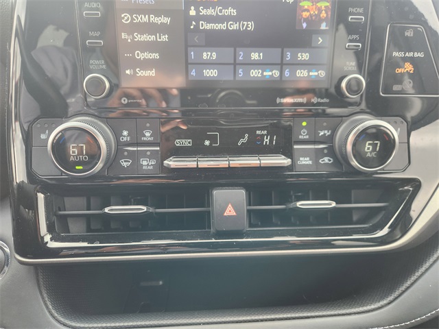 2022 Toyota Highlander XLE Silver at Don McGill Toyota