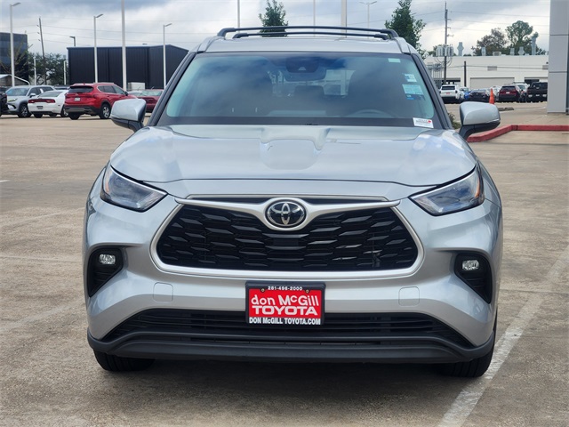 2022 Toyota Highlander XLE Silver at Don McGill Toyota