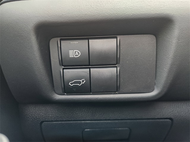 2022 Toyota Highlander XLE Silver at Don McGill Toyota