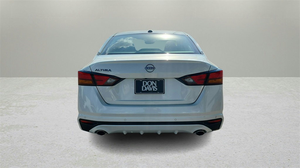 2025 Nissan Altima