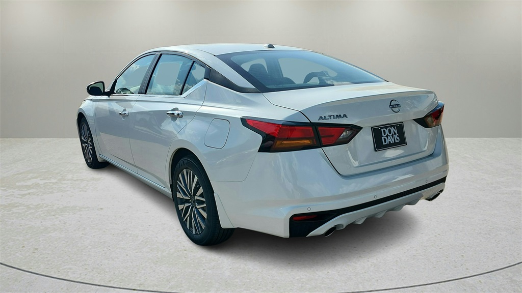 2025 Nissan Altima
