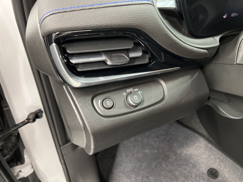 2024 Buick Envista Sport Touring Off-white at Big Star Buick GMC