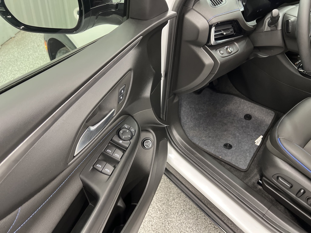 2024 Buick Envista Sport Touring Off-white at Big Star Buick GMC