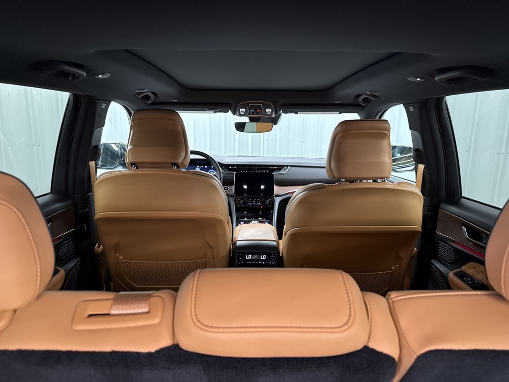 2025 Jeep Grand Cherokee Summit - 9