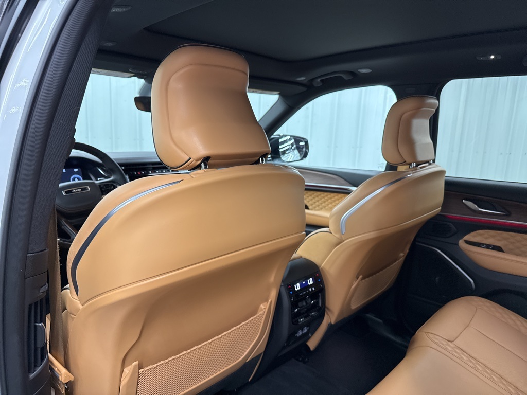 2025 Jeep Grand Cherokee Summit - 11
