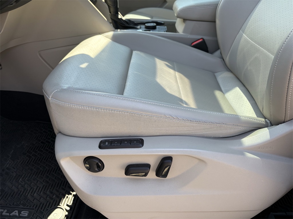 2022 Volkswagen Atlas 3.6L V6 SEL R-Line Black at Westside Lexus