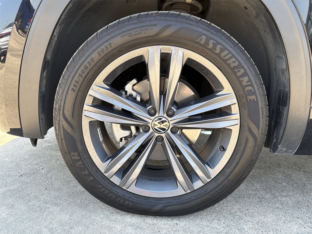 2022 Volkswagen Atlas 3.6L V6 SEL R-Line Black at Westside Lexus