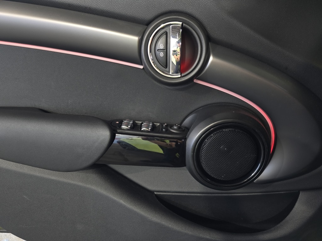 Thumbnail: 2023 MINI Cooper - 12