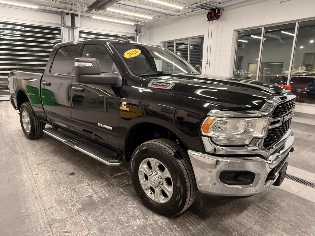 2024 RAM 2500 Big Horn Crew Cab 4WD
