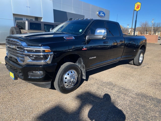 2025 RAM 3500 Laramie Crew Cab LB DRW 4WD