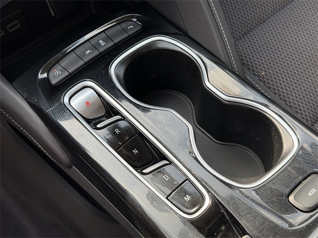 2023 Buick Envision Preferred White at Community Kia