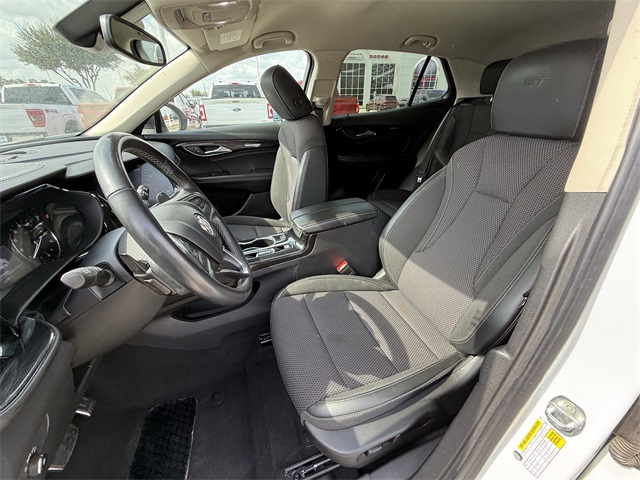 2023 Buick Envision Preferred White at Community Kia