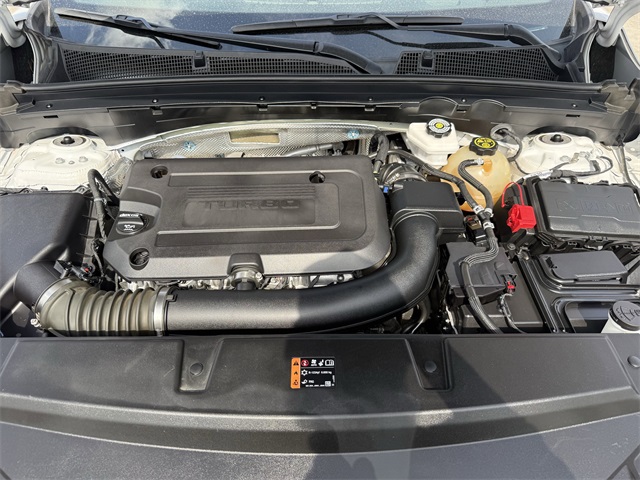 2023 Buick Envision Preferred White at Community Kia