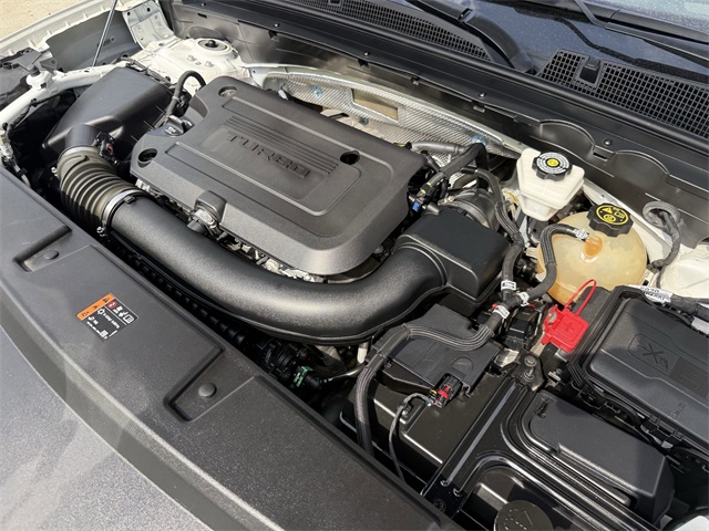 2023 Buick Envision Preferred White at Community Kia