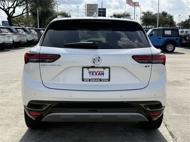 2023 Buick Envision Preferred White at Community Kia