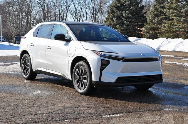 2026 Toyota bZ XLE Plus FWD