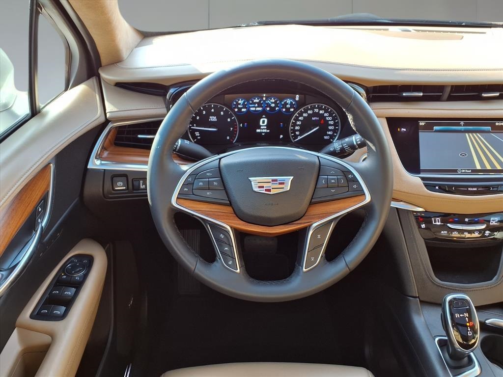 2017 Cadillac XT5 Platinum White at Bayshore Chrysler Jeep Dodge Ram