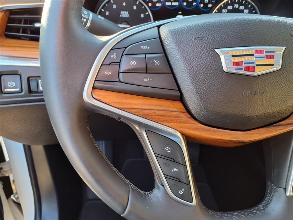 2017 Cadillac XT5 Platinum White at Bayshore Chrysler Jeep Dodge Ram