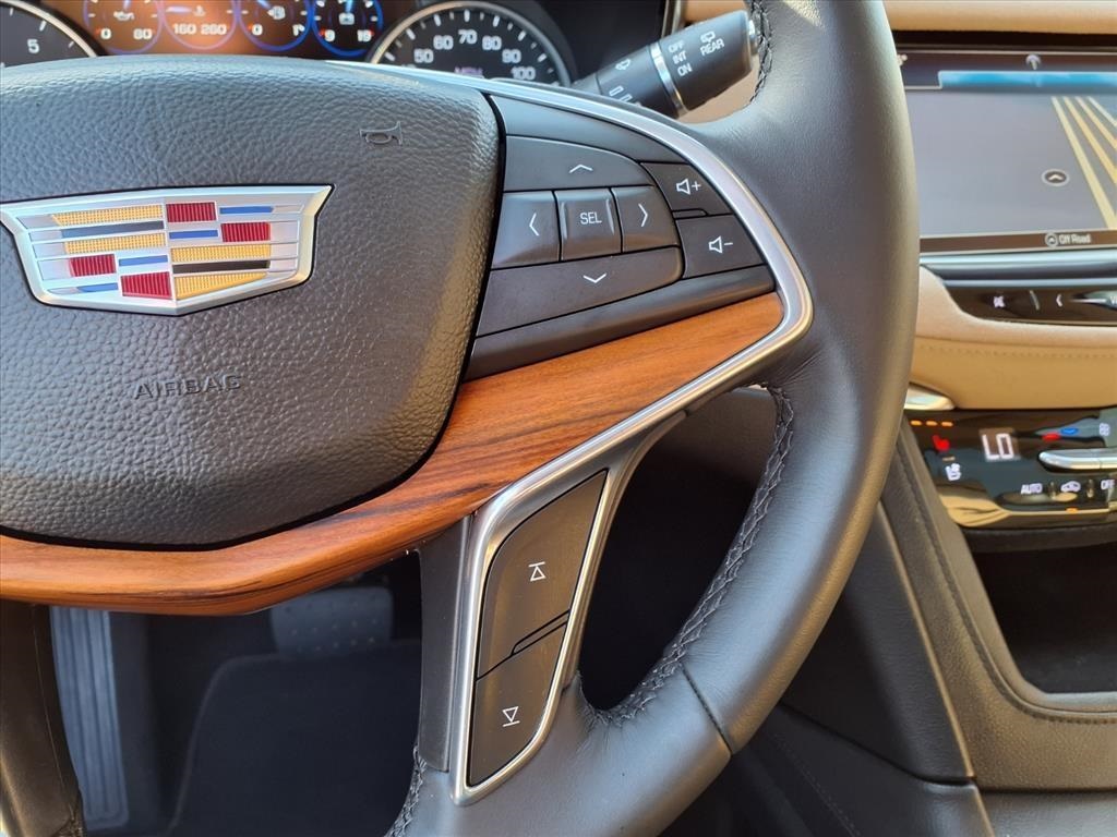 2017 Cadillac XT5 Platinum White at Bayshore Chrysler Jeep Dodge Ram