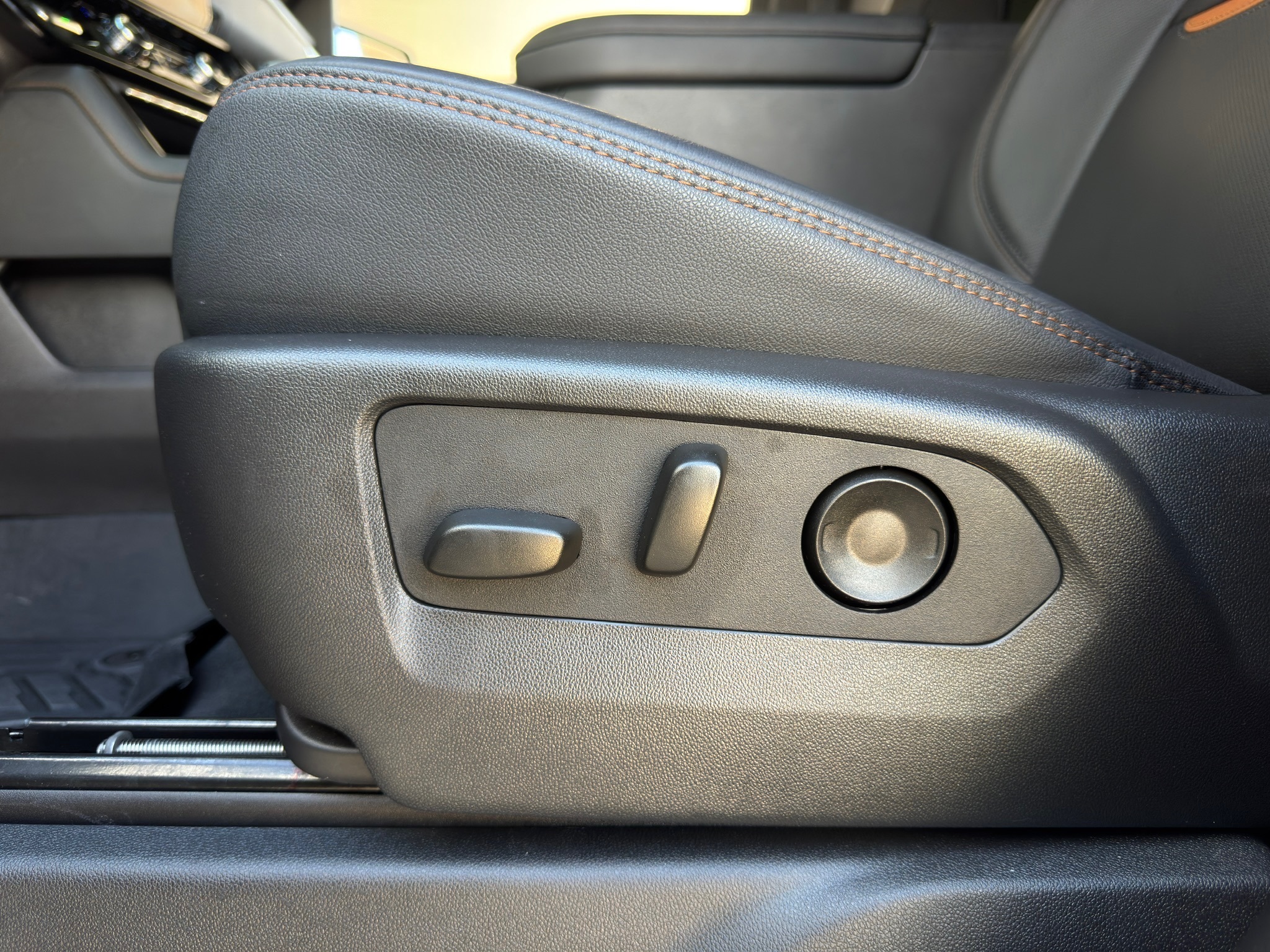 2025 GMC Sierra 1500 AT4 - 10