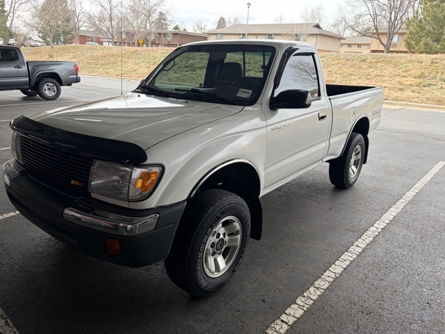 2000 Toyota Tacoma 2 Dr STD 4WD Standard Cab
