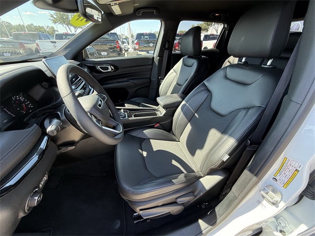 2025 Jeep Compass Latitude White at Texan Dodge Chrysler Jeep Ram