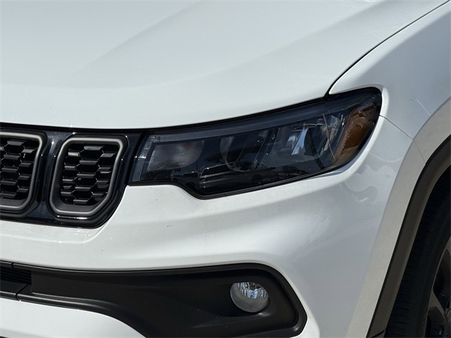 2025 Jeep Compass Latitude White at Texan Dodge Chrysler Jeep Ram
