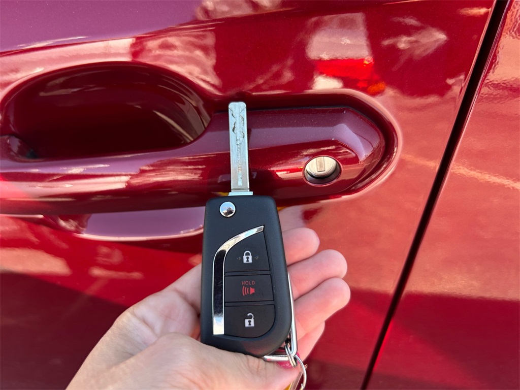 Used Car 2023 Toyota Rav4  Le For Sale Under $30,000 In Floresville, Texas