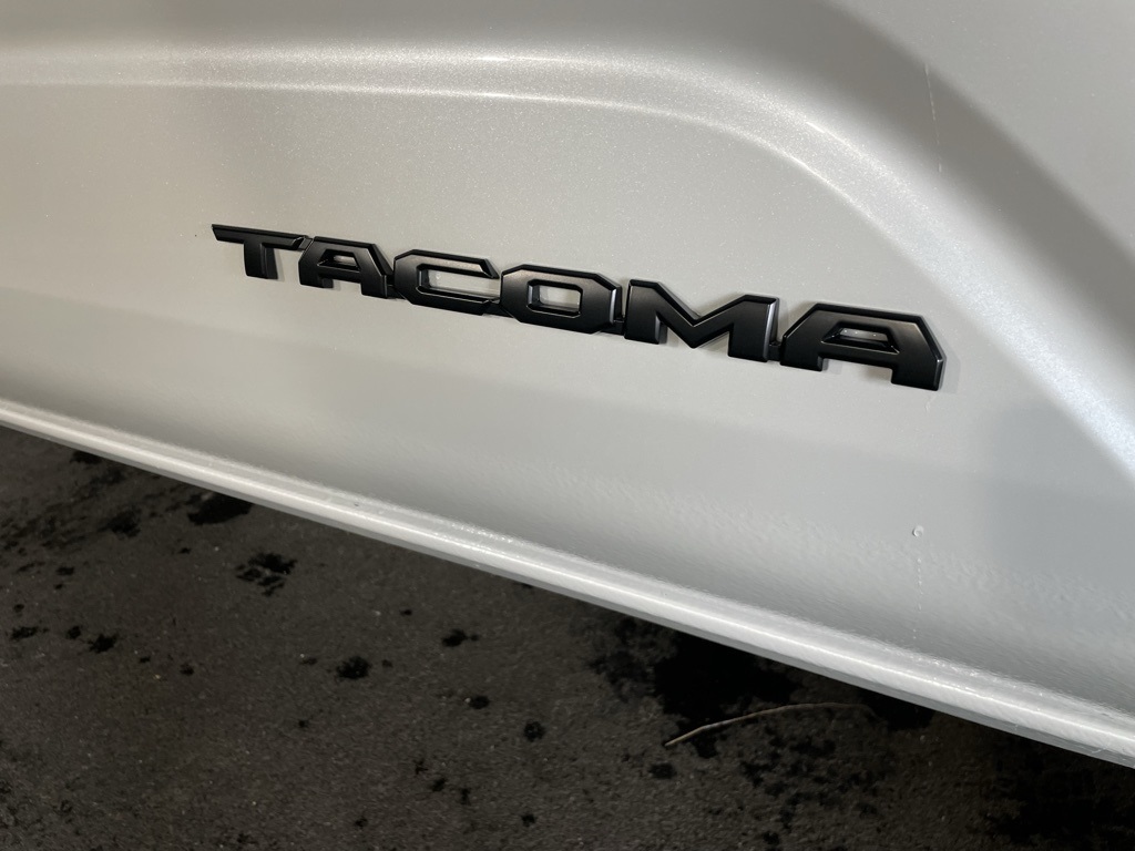 Thumbnail: 2025 Toyota Tacoma - 9