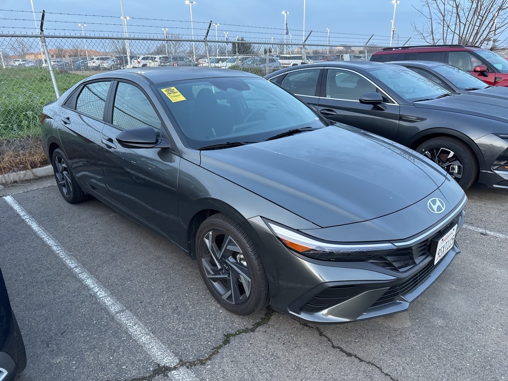 2025 Hyundai Elantra SEL Sport FWD