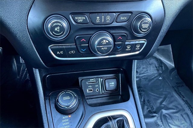 Used 2017 Jeep Cherokee For Sale in Gloucester, MA