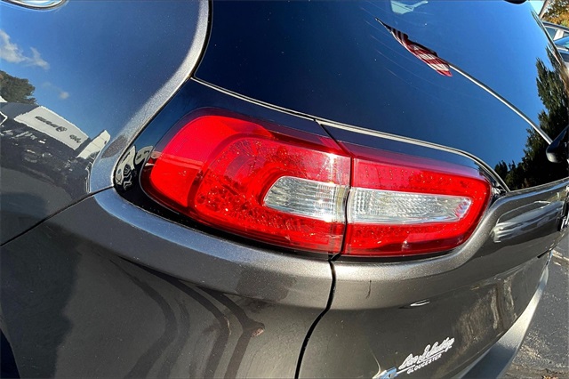 Used 2017 Jeep Cherokee For Sale in Gloucester, MA