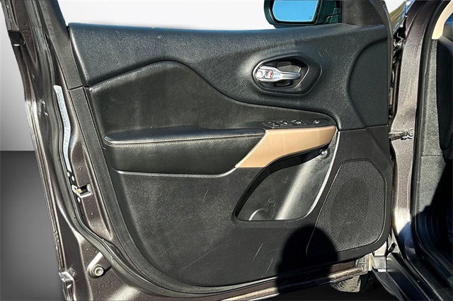 Used 2017 Jeep Cherokee For Sale in Gloucester, MA