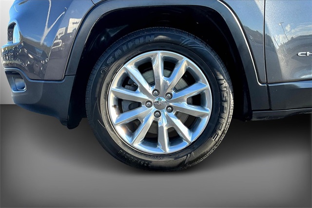 Used 2017 Jeep Cherokee For Sale in Gloucester, MA