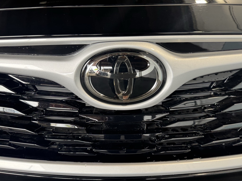 Thumbnail: 2025 Toyota Highlander - 14