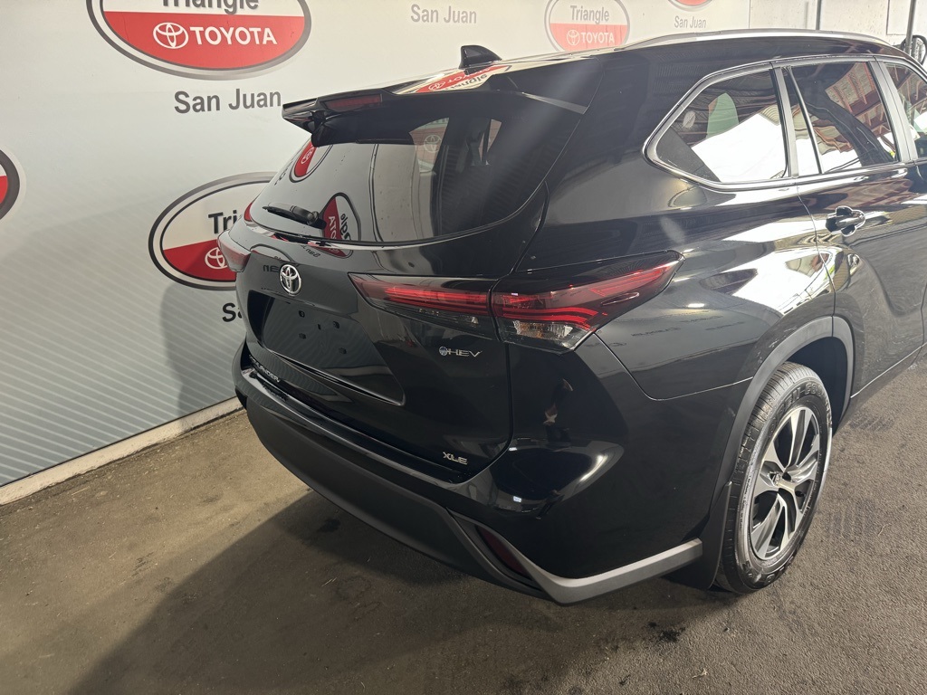 Thumbnail: 2025 Toyota Highlander - 20