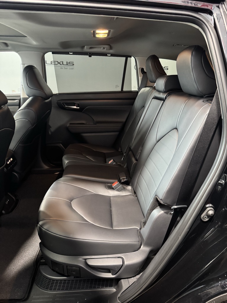 Thumbnail: 2025 Toyota Highlander - 30
