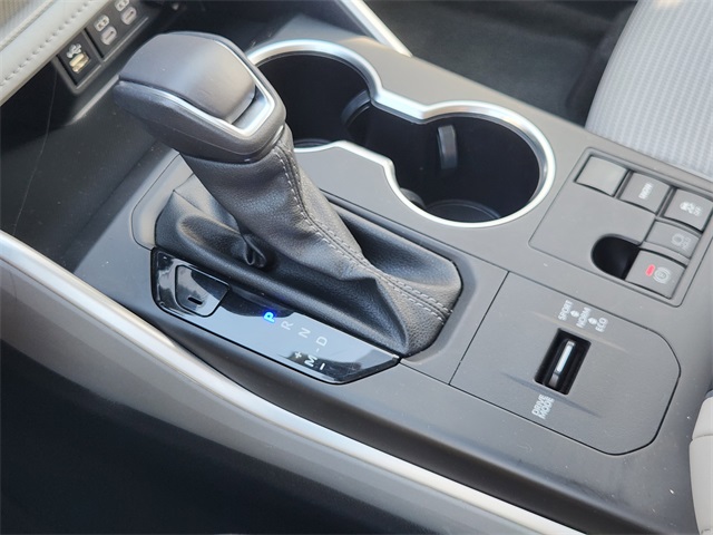 2024 Toyota Highlander LE photo 17