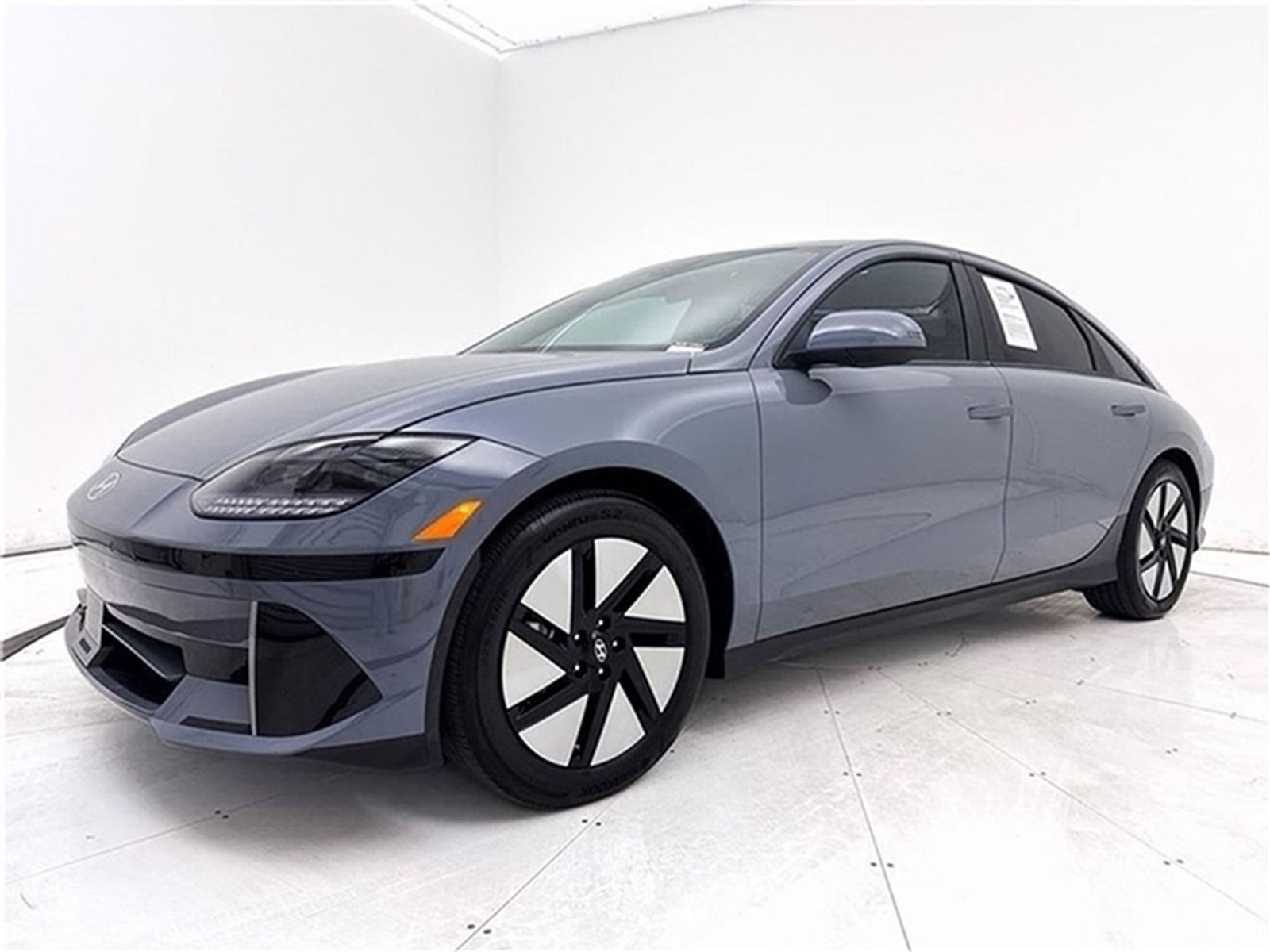 Used 2023 Hyundai IONIQ 6 SE with VIN KMHM24AB8PA029295 for sale in Scottsdale, AZ