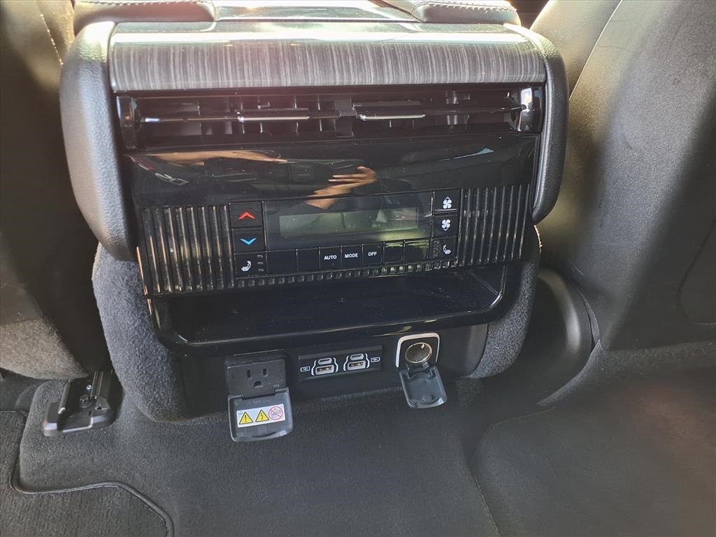 2022 Jeep Wagoneer Series III Gray at River Oaks CDJR