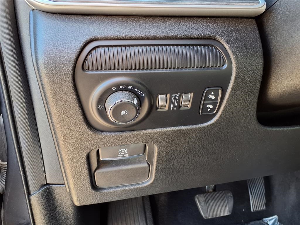 2022 Jeep Wagoneer Series III Gray at River Oaks CDJR