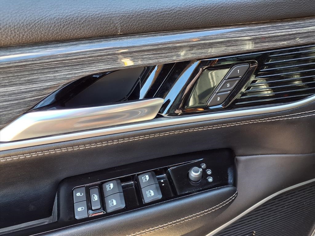 2022 Jeep Wagoneer Series III Gray at River Oaks CDJR