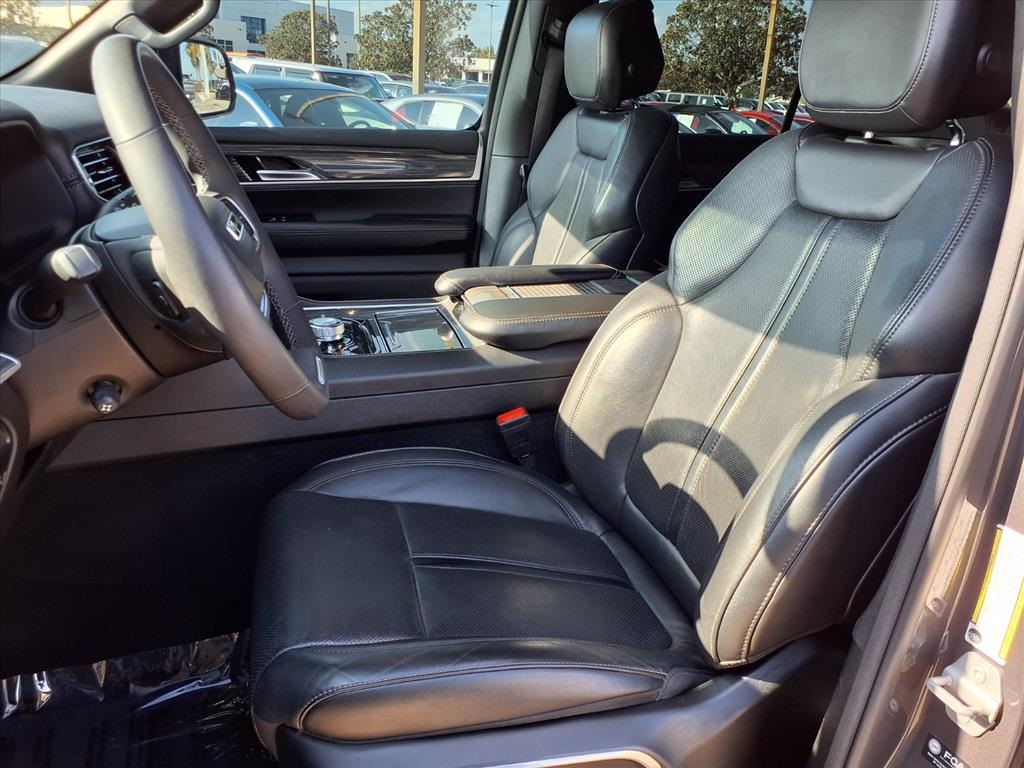 2022 Jeep Wagoneer Series III Gray at River Oaks CDJR